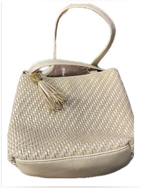 BuenoWoven Tassel Top-Handle Bag in Cream two way bag.